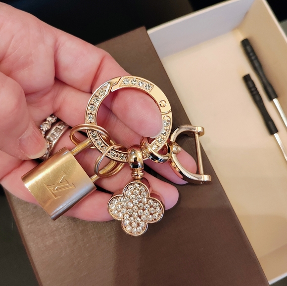 Authentic Louis Vuitton lock # 301 and LV drawer box With Unbranded Keychain - Picture 3 of 15